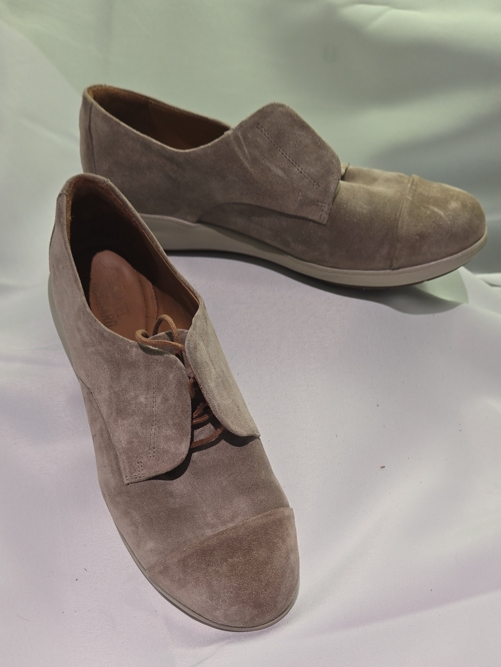 Samuel Hubbard Freedom Now shoes in a taupe suede Women's Size 39